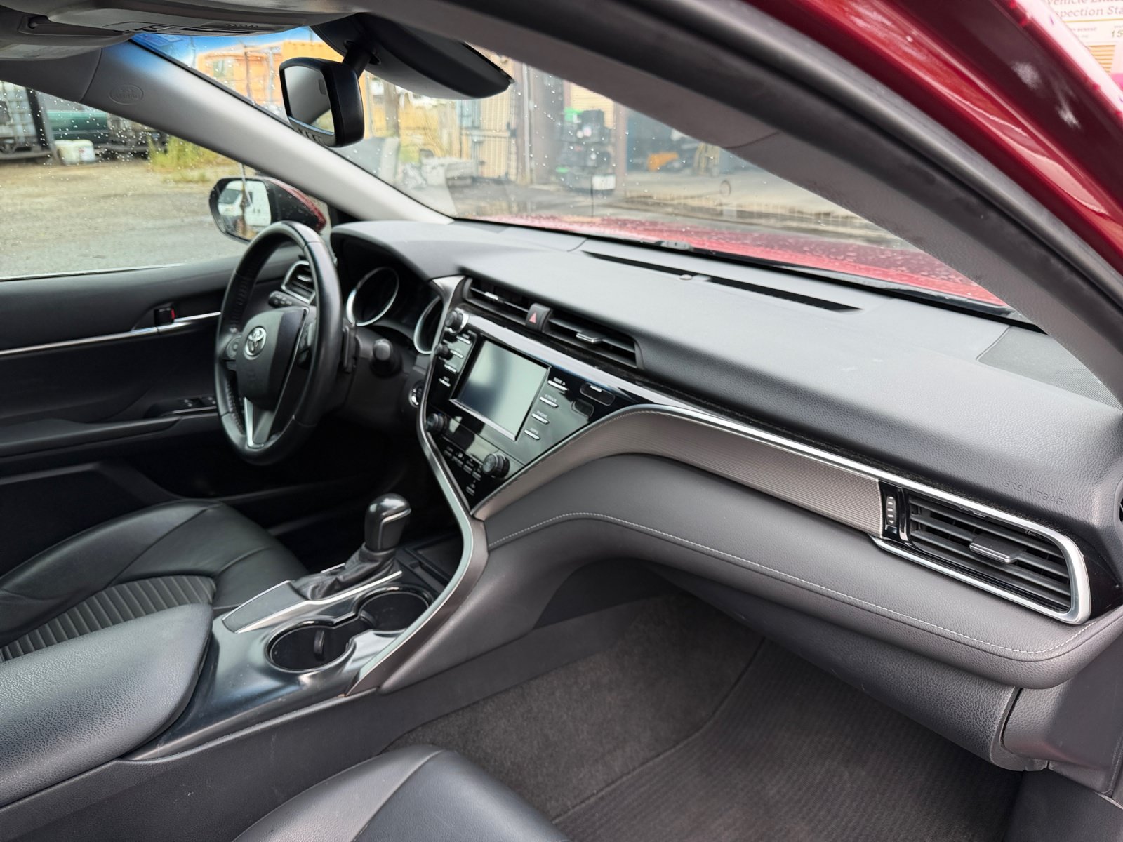 Used 2018 Toyota Camry SE w/ Moonroof Package FWD image 16
