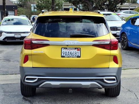 Used 2022 Kia Seltos SX w/ Sunroof Package image 6