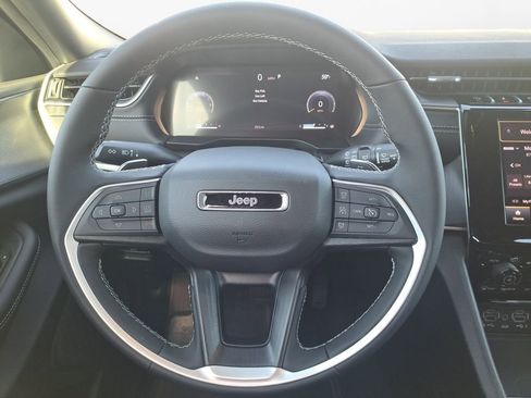 New 2025 Jeep Grand Cherokee 4WD image 21