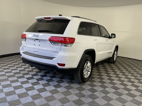 Used 2018 Jeep Grand Cherokee Laredo AWD/4WD image 5