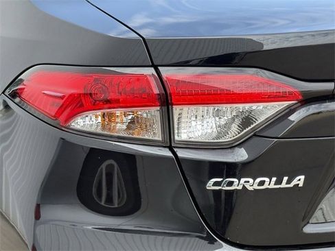 Used 2025 Toyota Corolla LE image 6
