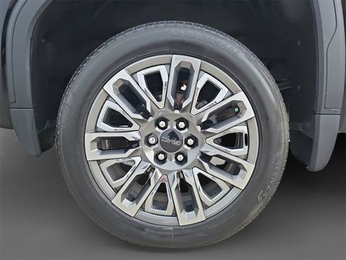 Used 2023 GMC Sierra 1500 Denali Ultimate image 8