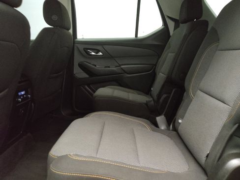 Used 2021 Chevrolet Traverse LT FWD image 18