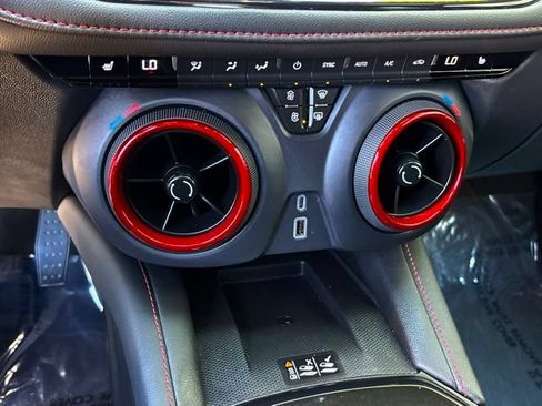 Used 2025 Chevrolet Blazer RS FWD image 24