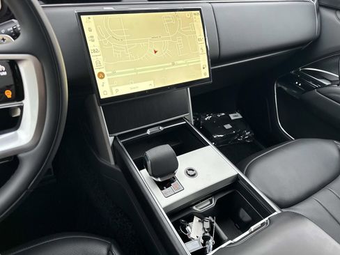 New 2026 Land Rover Range Rover Long Wheelbase SE image 14