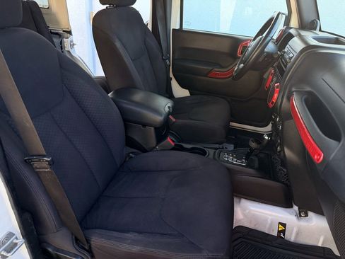 Used 2013 Jeep Wrangler Unlimited Sport image 23