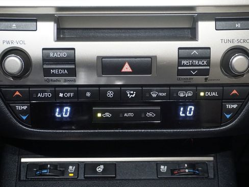 Used 2014 Lexus ES 300h w/ Premium Package w/Bamboo Trim image 16