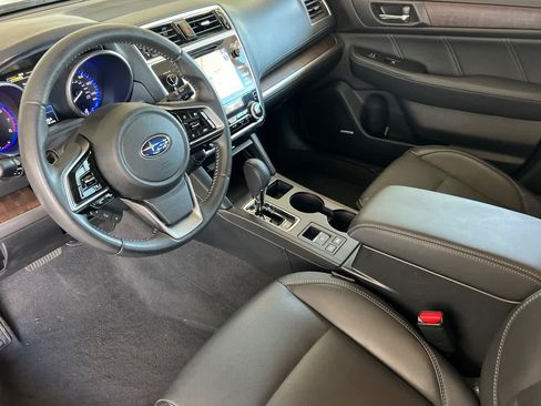 Used 2019 Subaru Outback 2.5i Limited AWD/4WD image 9