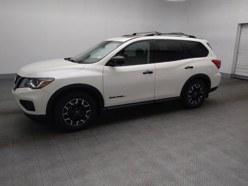 Used 2019 Nissan Pathfinder SL image 2