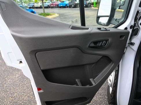 Used 2025 Ford Transit 250 148 Medium Roof Extended AWD w/ Load Area Protection Package image 25