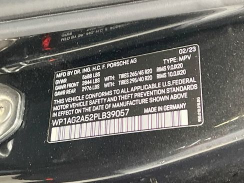 Certified 2023 Porsche Macan S AWD/4WD image 35