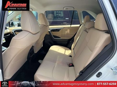 Certified 2025 Toyota RAV4 LE AWD/4WD image 15