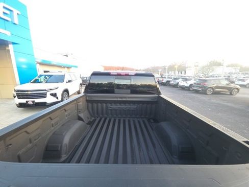 Used 2023 Chevrolet Silverado 1500 ZR2 w/ Technology Package image 7