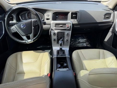 Used 2018 Volvo S60 T5 Dynamic w/ Vision Package image 12