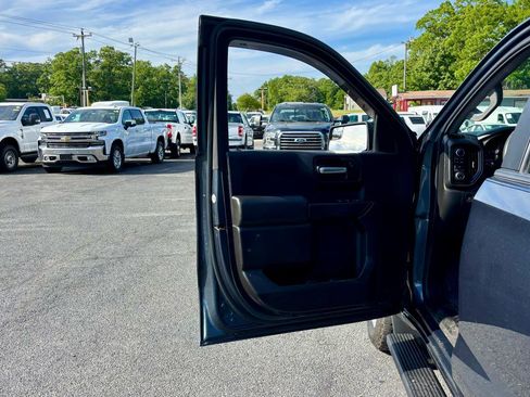 Used 2019 Chevrolet Silverado 1500 Custom w/ Custom Value Package AWD/4WD image 12