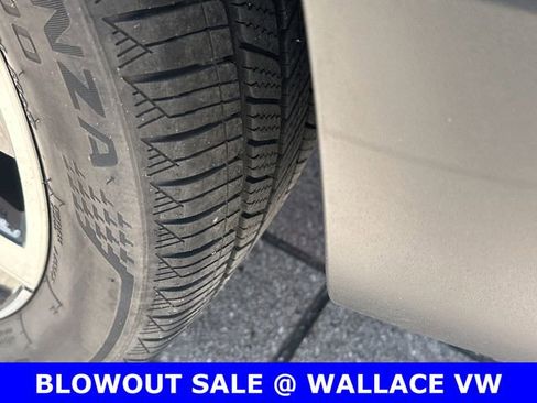Certified 2023 Volkswagen Taos SE FWD image 12