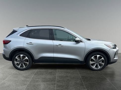 Used 2023 Ford Escape Platinum image 8