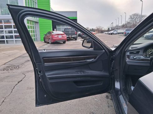 Used 2012 BMW 750Li xDrive image 12