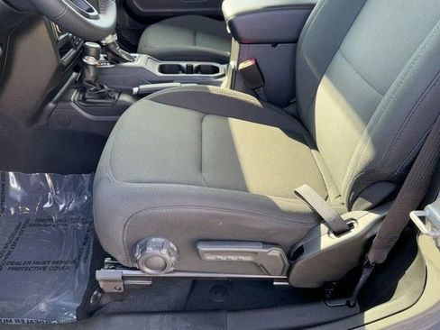 Used 2022 Jeep Wrangler Sport S image 47
