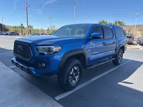 Used 2018 Toyota Tacoma TRD Off-Road w/ Technology Package image 1