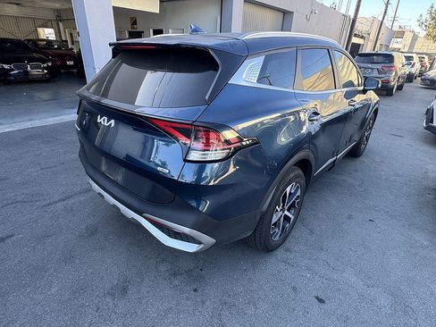 Used 2023 Kia Sportage EX AWD/4WD image 3