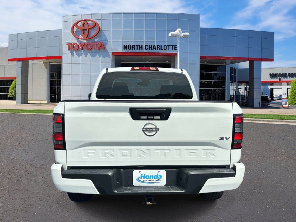 Used 2024 Nissan Frontier SV RWD image 7