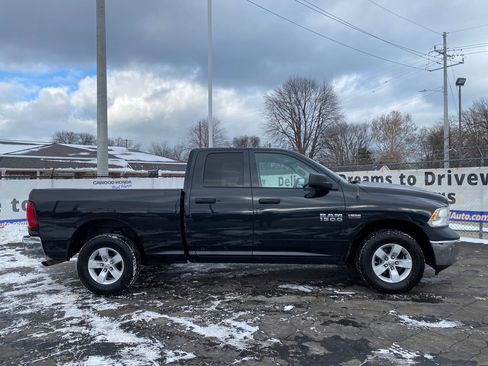 Used 2017 RAM 1500 ST w/ SXT Appearance Group image 2
