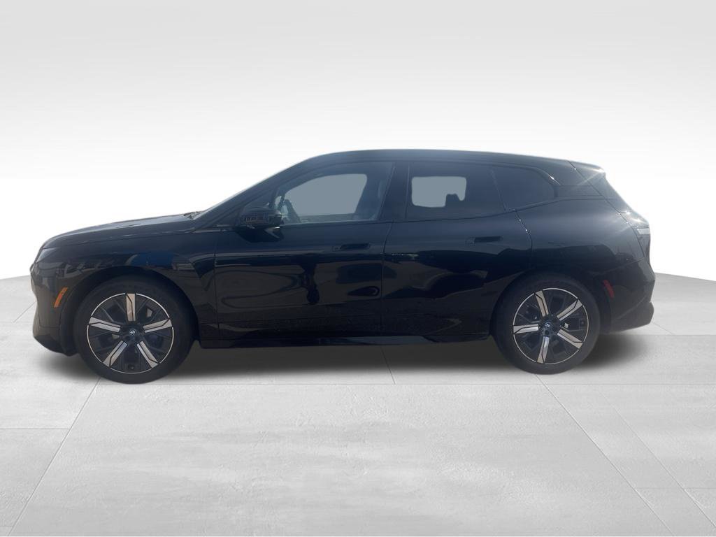 Used 2024 BMW iX xDrive50 w/ Sport Package AWD/4WD image 4