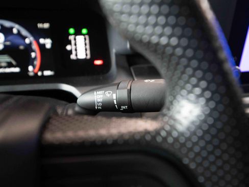 Used 2024 Toyota Tacoma SR5 AWD/4WD image 14