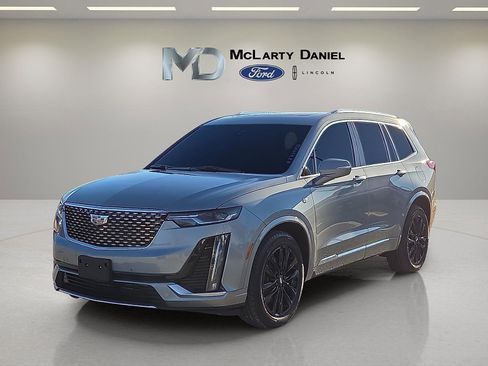 Used 2024 Cadillac XT6 Luxury image 2