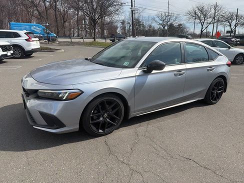 Used 2023 Honda Civic Sport image 2