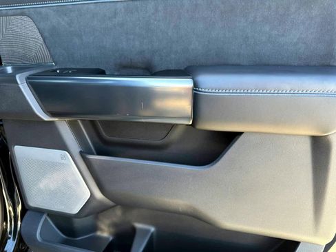 Used 2025 Ford F250 Platinum w/ FX4 Off-Road Package image 22