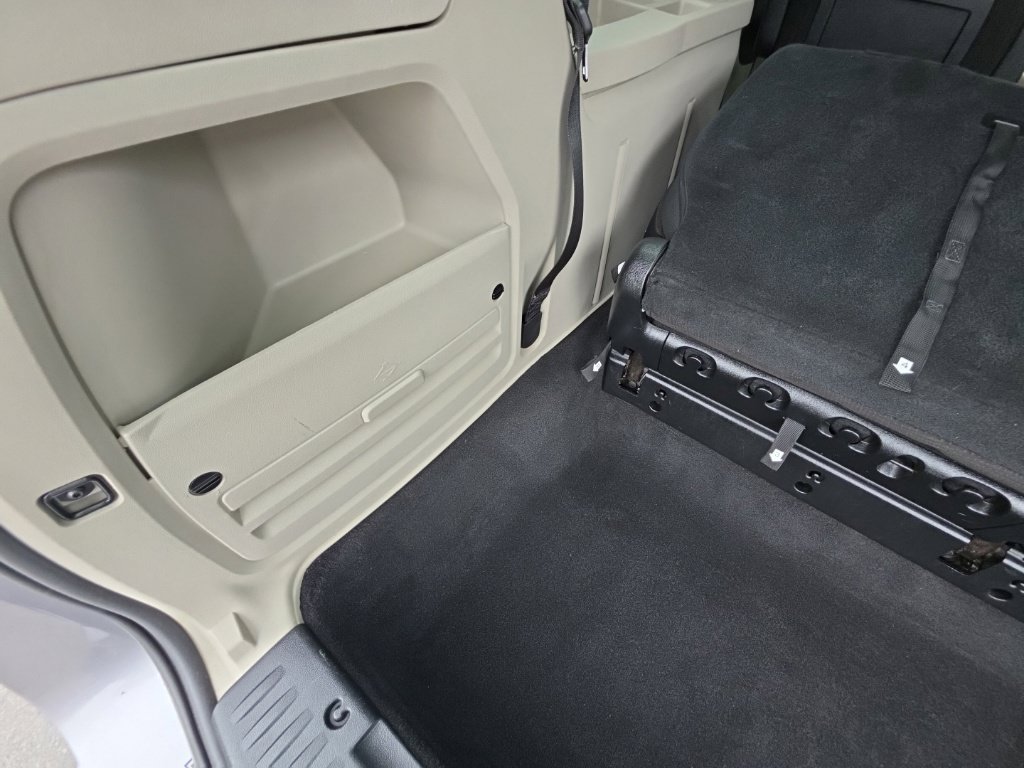 Used 2014 Dodge Grand Caravan SXT w/ Rear Park Assist Package FWD image 35