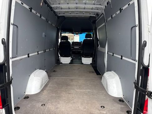 Used 2025 Mercedes-Benz Sprinter 2500 image 22