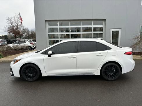Used 2020 Toyota Corolla SE image 2