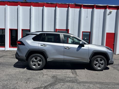Used 2025 Toyota RAV4 XLE AWD/4WD image 6