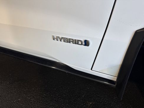 Used 2021 Toyota Sienna XSE image 8