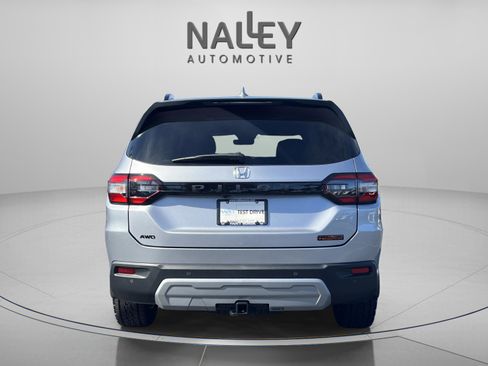 Certified 2025 Honda Pilot TrailSport image 4