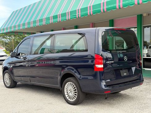 Used 2022 Mercedes-Benz Metris image 3