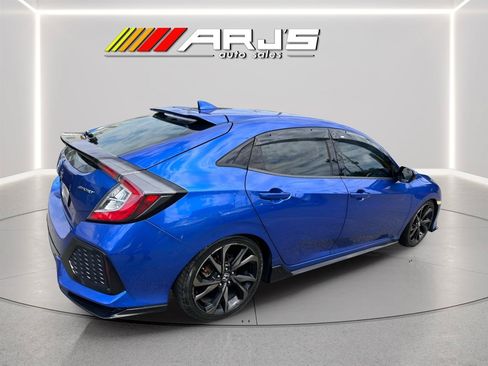 Used 2017 Honda Civic Sport image 4