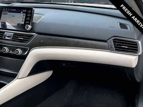 Used 2020 Honda Accord Touring image 25