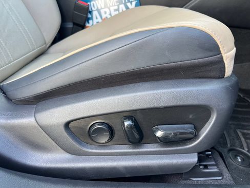 Used 2019 Lexus ES 300h Ultra Luxury w/ Accessory Package 2 FWD image 71