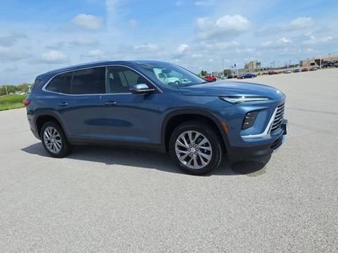 Used 2025 Buick Enclave Preferred FWD image 9