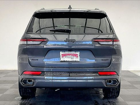 New 2025 Jeep Grand Cherokee L Summit image 3