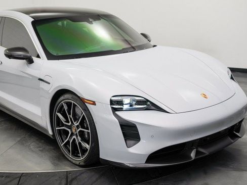Used 2022 Porsche Taycan Turbo S image 9