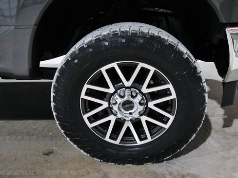 Used 2019 Ford F250 Lariat w/ Lariat Ultimate Package AWD/4WD image 17