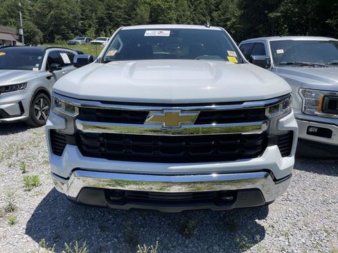 Used 2023 Chevrolet Silverado 1500 LT AWD/4WD image 2