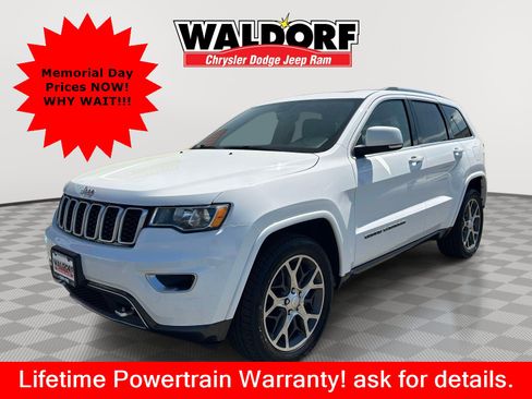 Used 2018 Jeep Grand Cherokee Limited AWD/4WD image 3