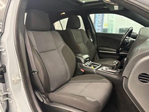Used 2021 Dodge Charger SXT w/ Driver Convenience Group image 23