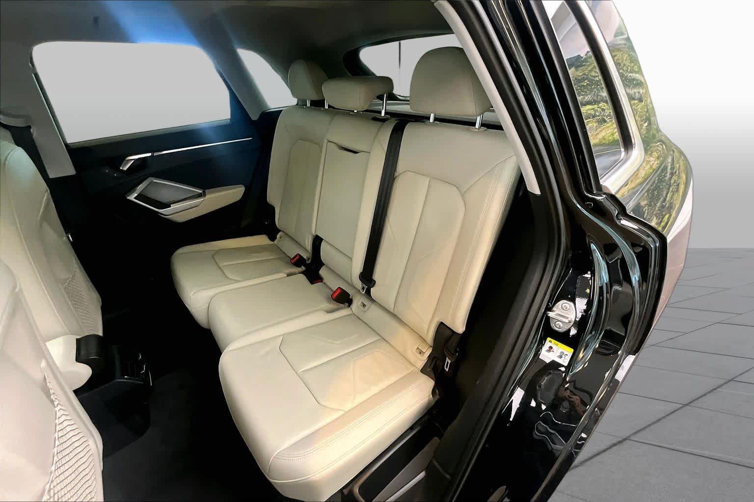 Used 2024 Audi Q3 2.0T Premium AWD/4WD image 20